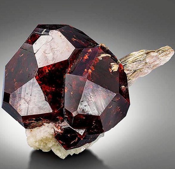 September Name the Gemstone