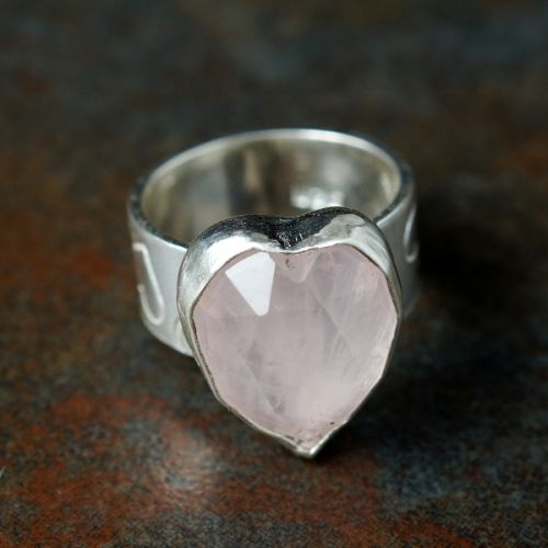 Handcrafted sterling silver Heart Rose Quartz stamped ring 01