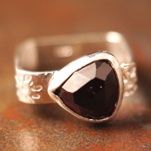Handcrafted sterling silver Trillion Garnet stamped square ring 01